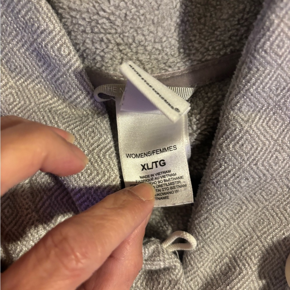 The North Face Gray Patterned Pullover - image 4